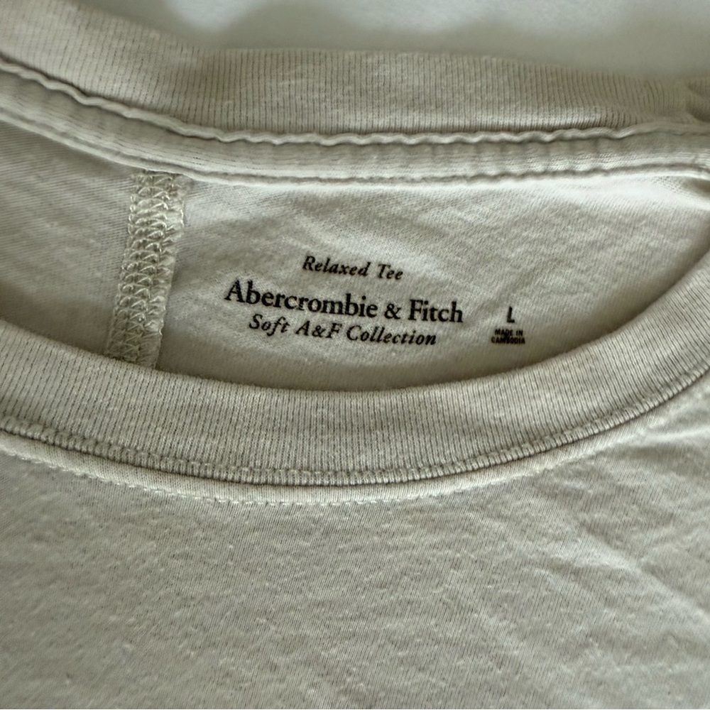 Abercrombie & Fitch AC/DC Cream Tee - Picture 3 of 6